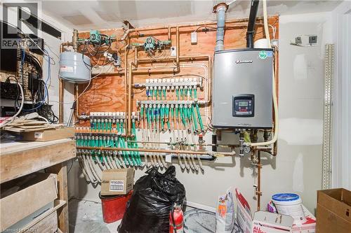 5 Front Street, London, ON - Indoor Photo Showing Basement