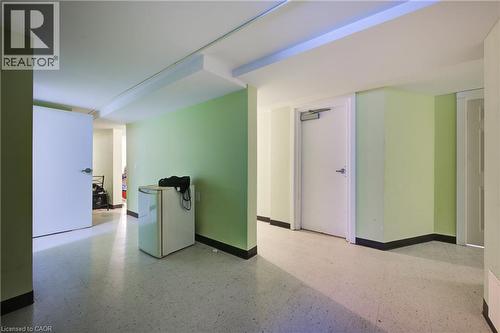 5 Front Street, London, ON - Indoor Photo Showing Other Room