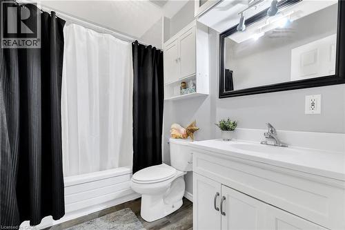 104 Southworth Street, Welland, ON - Indoor Photo Showing Bathroom