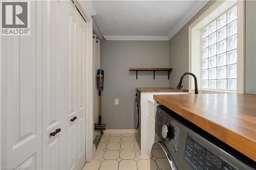 232 Paris Road E, Brantford, ON - Indoor