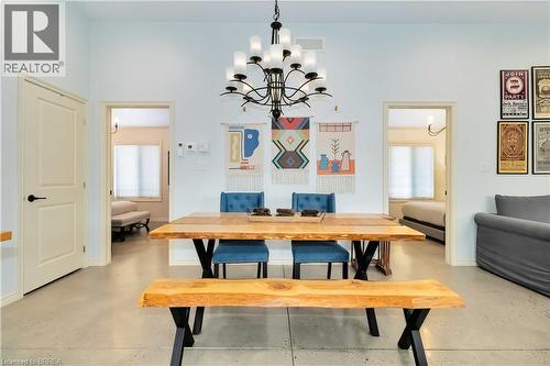 232 Paris Road E, Brantford, ON - Indoor Photo Showing Dining Room