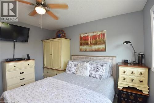 11 Jacqueline Boulevard, Hamilton, ON - Indoor Photo Showing Bedroom
