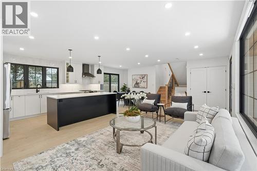 5135 Mulberry Drive, Burlington, ON - Indoor