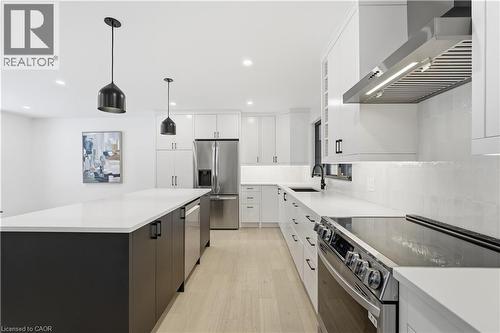 5135 Mulberry Drive, Burlington, ON - Indoor Photo Showing Kitchen With Upgraded Kitchen