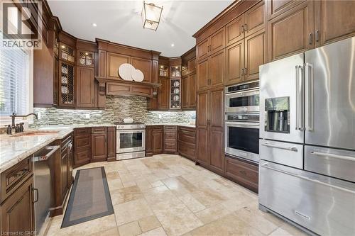 855 Avenue Road, Cambridge, ON - Indoor Photo Showing Kitchen With Upgraded Kitchen