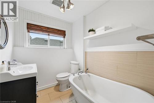 491 Dunsmure Road, Hamilton, ON - Indoor Photo Showing Bathroom