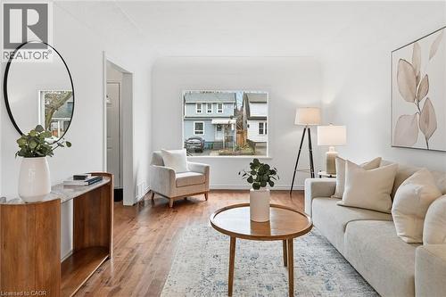 491 Dunsmure Road, Hamilton, ON - Indoor Photo Showing Living Room