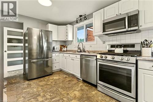 7 Prince Charles Drive, St. Catharines, ON - Indoor Photo Showing Kitchen
