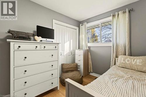 7 Prince Charles Drive, St. Catharines, ON - Indoor Photo Showing Bedroom