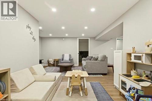 7 Prince Charles Drive, St. Catharines, ON - Indoor