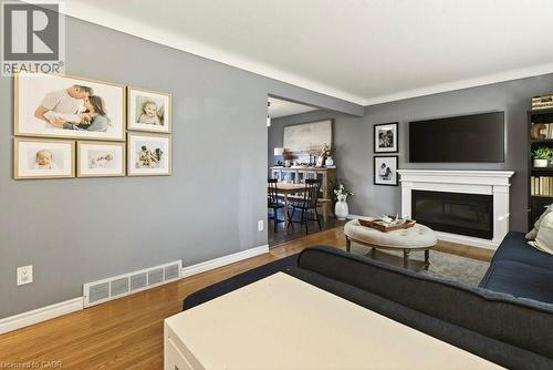 7 Prince Charles Drive, St. Catharines, ON - Indoor Photo Showing Living Room With Fireplace