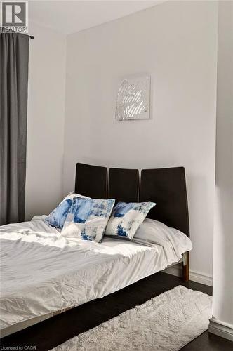 163 Hope Avenue, Hamilton, ON - Indoor Photo Showing Bedroom