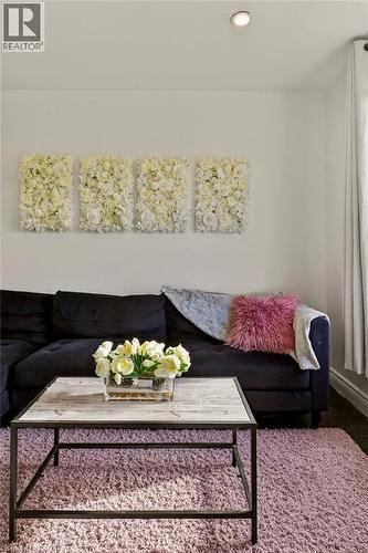 163 Hope Avenue, Hamilton, ON - Indoor Photo Showing Living Room