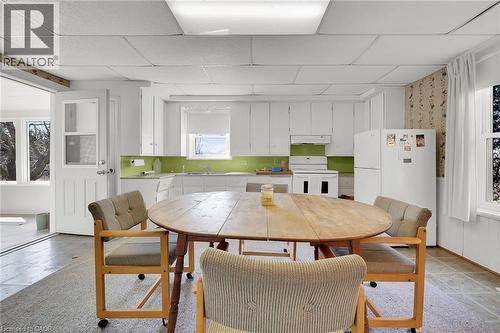 521 Baptist Church Road, Brantford, ON - Indoor Photo Showing Dining Room