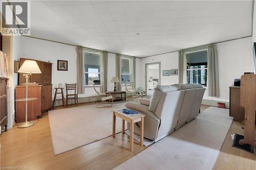 521 Baptist Church Road, Brantford, ON - Indoor Photo Showing Living Room