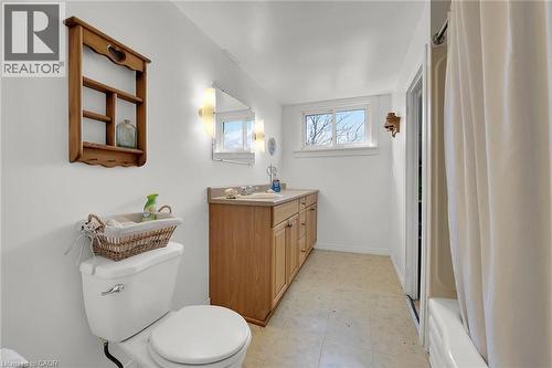 521 Baptist Church Road, Brantford, ON - Indoor Photo Showing Bathroom