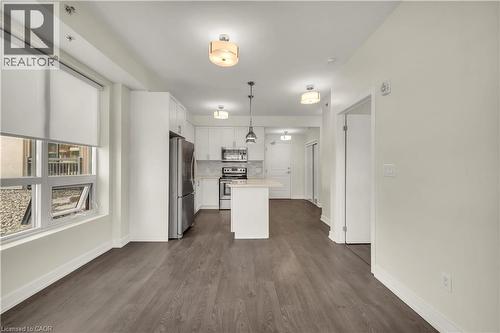 2486 Old Bronte Road Unit# 520, Oakville, ON - Indoor Photo Showing Kitchen With Upgraded Kitchen