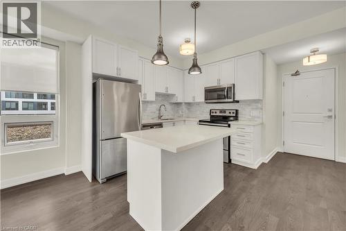 2486 Old Bronte Road Unit# 520, Oakville, ON - Indoor Photo Showing Kitchen With Stainless Steel Kitchen With Upgraded Kitchen