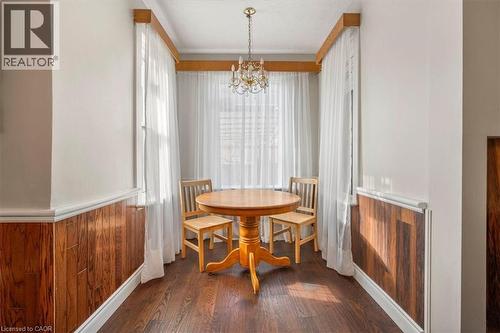 136 Wellington Street N, Kitchener, ON - Indoor Photo Showing Dining Room
