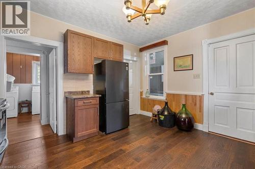 136 Wellington Street N, Kitchener, ON - Indoor Photo Showing Kitchen