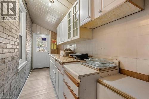 136 Wellington Street N, Kitchener, ON - Indoor Photo Showing Kitchen