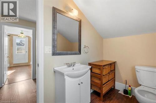 136 Wellington Street N, Kitchener, ON - Indoor Photo Showing Bathroom
