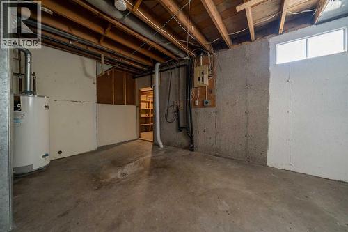 405 8 Avenue E, Bow Island, AB - Indoor Photo Showing Basement
