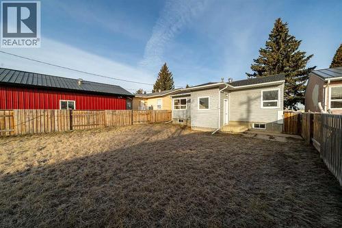 405 8 Avenue E, Bow Island, AB - Outdoor