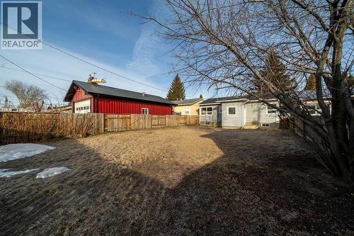 405 8 Avenue E, Bow Island, AB - Outdoor