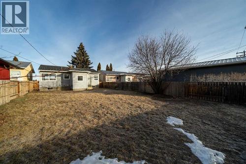 405 8 Avenue E, Bow Island, AB - Outdoor
