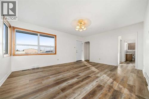 405 8 Avenue E, Bow Island, AB - Indoor Photo Showing Other Room