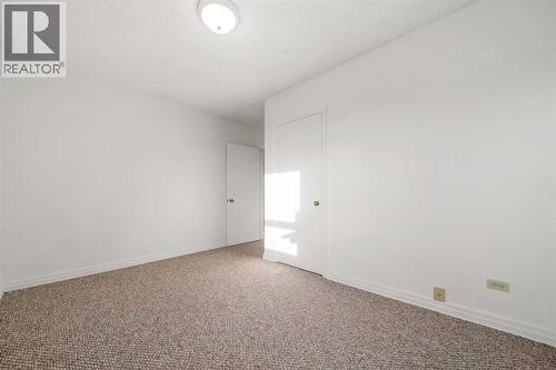405 8 Avenue E, Bow Island, AB - Indoor Photo Showing Other Room