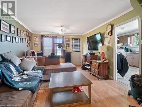 567 Killaly St Street E, Port Colborne, ON - Indoor Photo Showing Living Room
