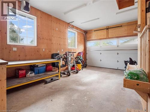 105 Calla Terrace, Welland, ON - Indoor Photo Showing Garage