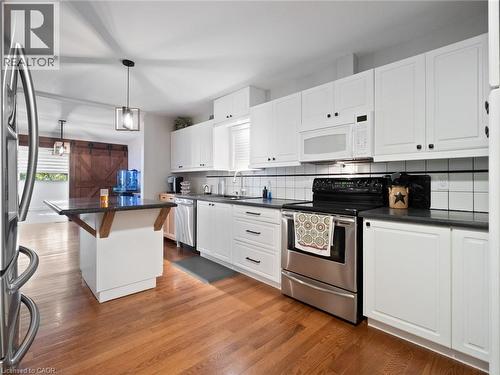105 Calla Terrace, Welland, ON - Indoor Photo Showing Kitchen