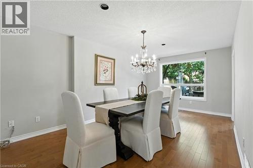 2139 Bushtrail Court, Burlington, ON - Indoor Photo Showing Dining Room
