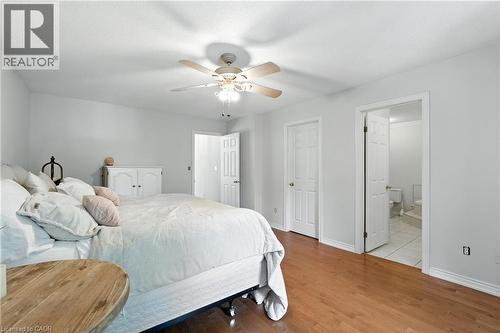 2139 Bushtrail Court, Burlington, ON - Indoor Photo Showing Bedroom