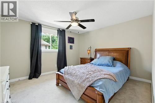 2139 Bushtrail Court, Burlington, ON - Indoor Photo Showing Bedroom
