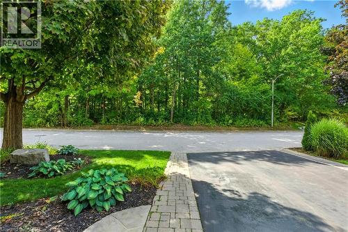 2139 Bushtrail Court, Burlington, ON - Outdoor