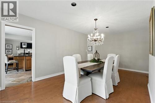 2139 Bushtrail Court, Burlington, ON - Indoor Photo Showing Dining Room