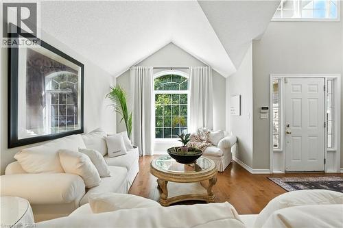 2139 Bushtrail Court, Burlington, ON - Indoor Photo Showing Living Room
