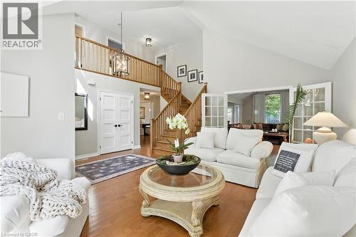 2139 Bushtrail Court, Burlington, ON - Indoor Photo Showing Living Room