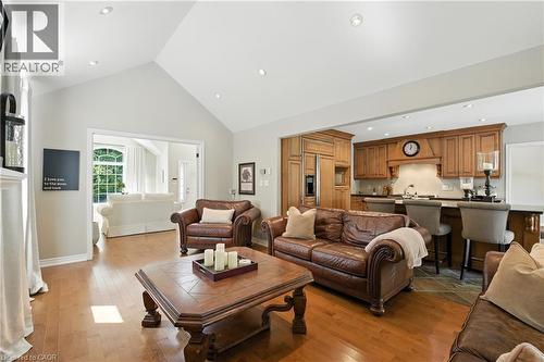 2139 Bushtrail Court, Burlington, ON - Indoor Photo Showing Living Room