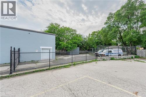 8 Oxford Street, Cambridge, ON 