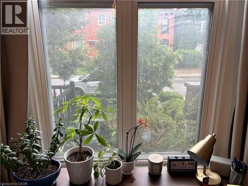 207 Charlton Avenue W Unit# Main, Hamilton, ON - Indoor Photo Showing Other Room