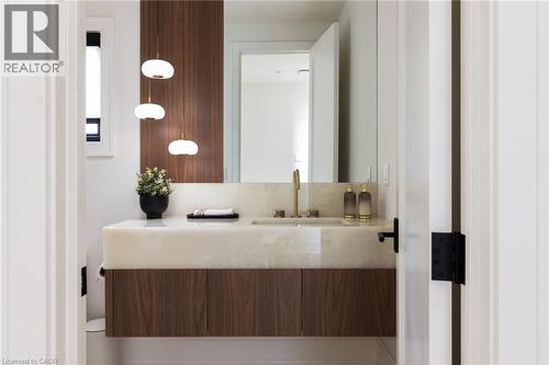 540 Patricia Drive, Oakville, ON - Indoor Photo Showing Bathroom