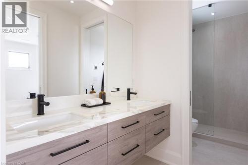 540 Patricia Drive, Oakville, ON - Indoor Photo Showing Bathroom
