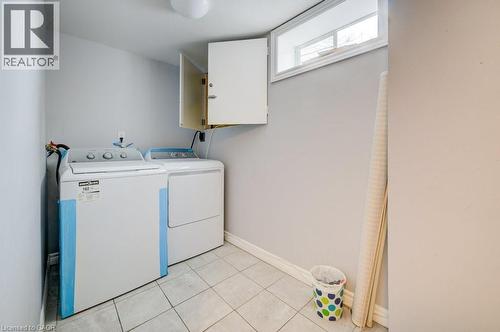 33 Garland Crescent, London, ON - Indoor Photo Showing Laundry Room