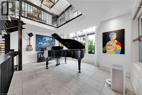 Entryway featuring light tile patterned flooring and recessed lighting - 404 Mountain Brow Boulevard E, Hamilton, ON - Indoor Photo Showing Other Room