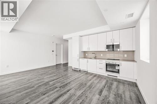 7549A Kalar Road Unit# 301, Niagara Falls, ON - Indoor Photo Showing Kitchen